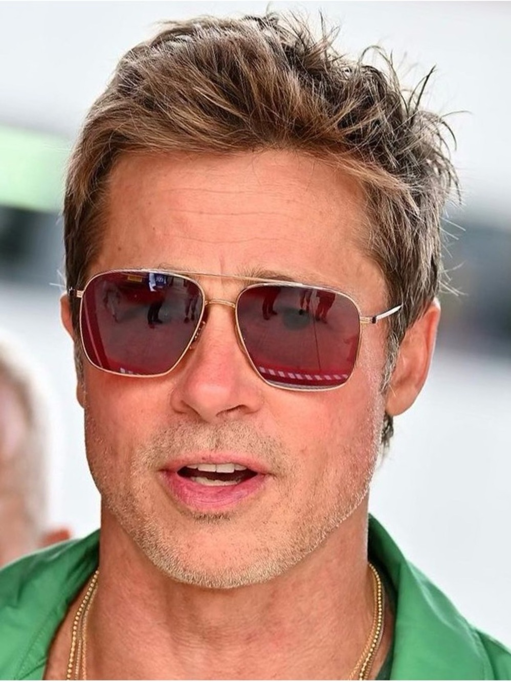 Extremely Rare Oliver Peoples Bartley Sunglasses. Gold With Magenta Photochromic